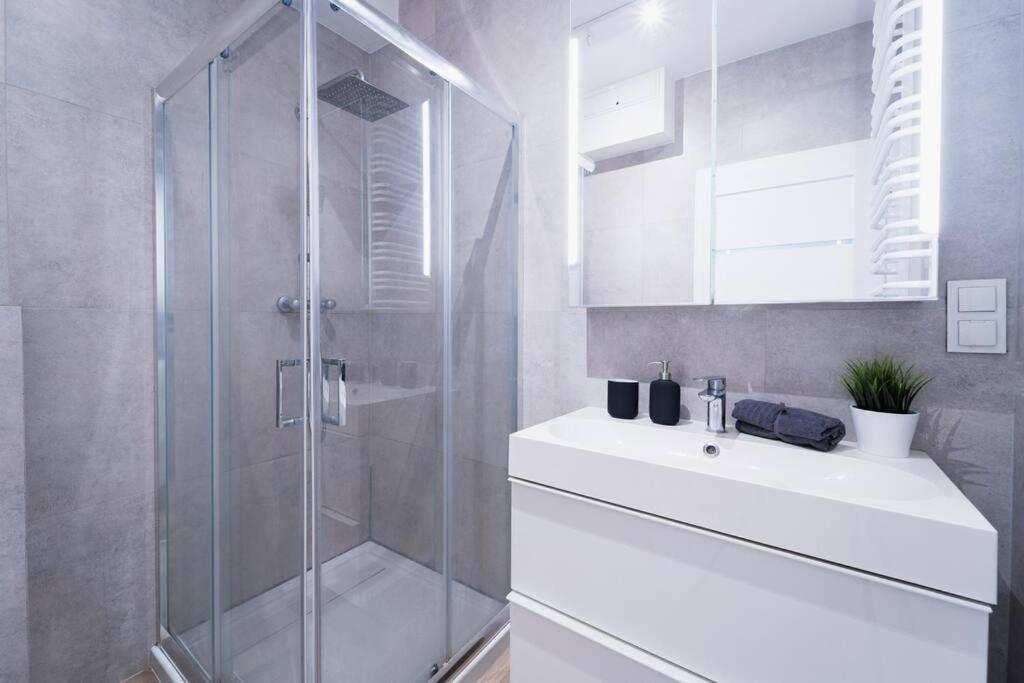ורוצלב City Center - 3 Rooms - New Building - Private Parking Place - Garage מראה חיצוני תמונה